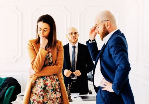 Découvrez des conseils bienveillants et pratiques pour surmonter un divorce, gérer vos émotions et retrouver un équilibre dans votre vie après cette épreuve.