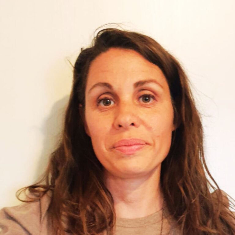 Jennifer Viret, praticienne en soins énergétiques et libération émotionnelle.