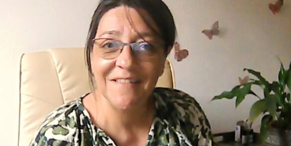 Angèle Beeldens, praticienne en hypnose spécialisée dans la gestion du stress et la libération émotionnelle.