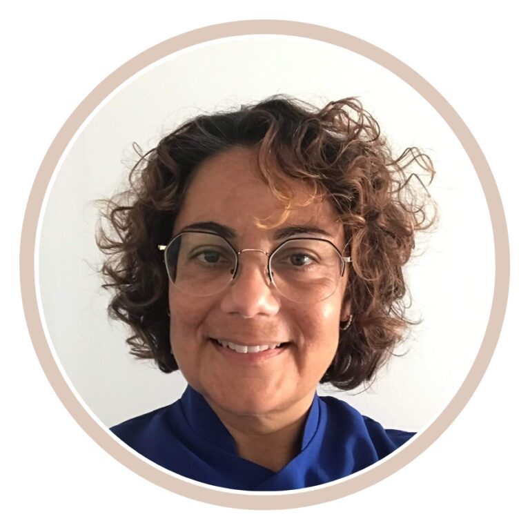 Nicole Terrier, énergéticienne et coach de vie en ligne, offrant des soins holistiques personnalisés.