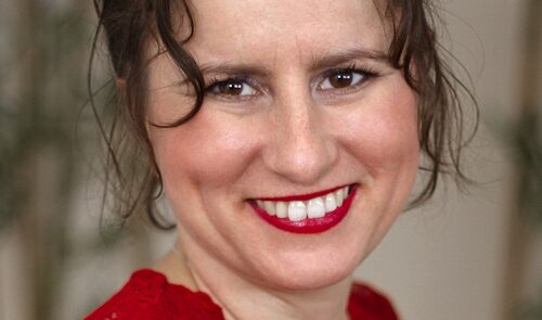 Anne-Marie Lequin, naturopathe holistique spécialisée en gestion du poids, proposant des consultations en cabinet et en ligne.