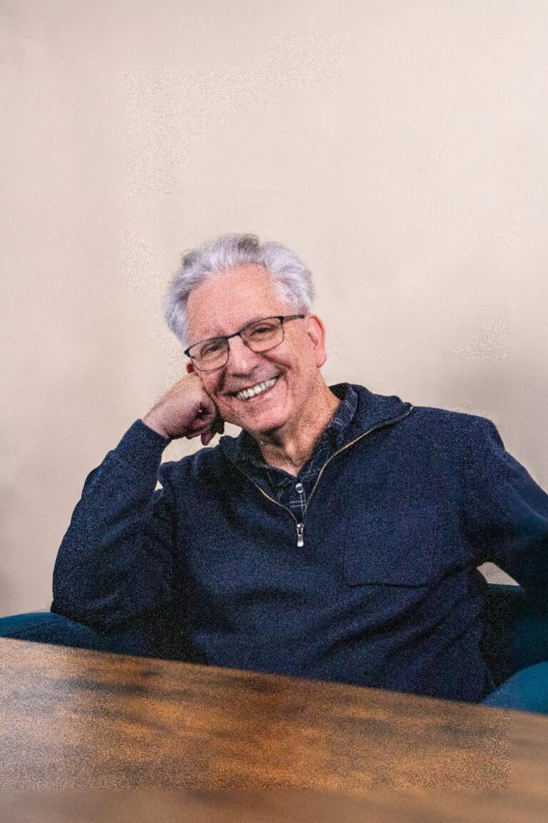 Portrait de Jean-Frédéric Blanchard, psychanalyste psychosomaticien à Lyon, spécialiste en analyse des liens corps-esprit et en thérapie personnalisée.