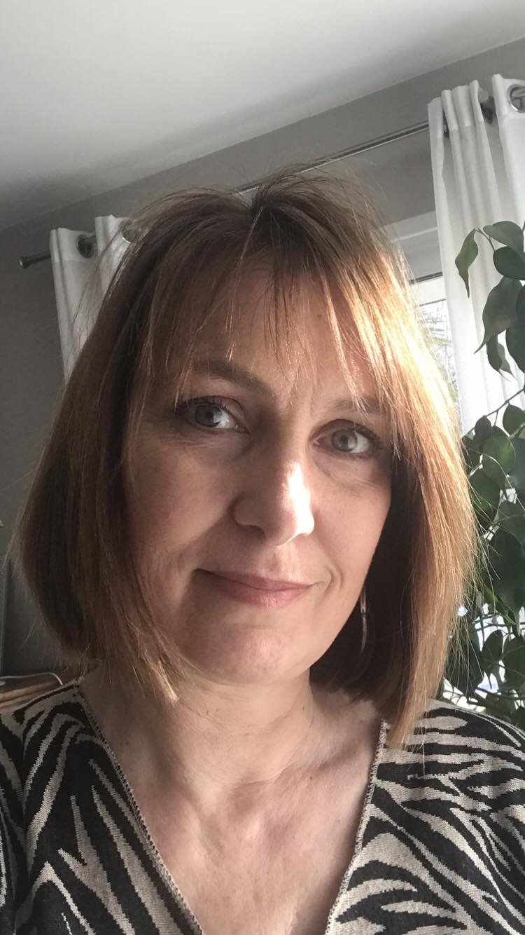 Marjorie Prigent, praticienne en hypnose et soins énergétiques, propose des séances en ligne pour un accompagnement bienveillant et personnalisé.